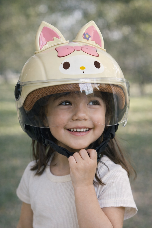 Casco crema estilo gatica